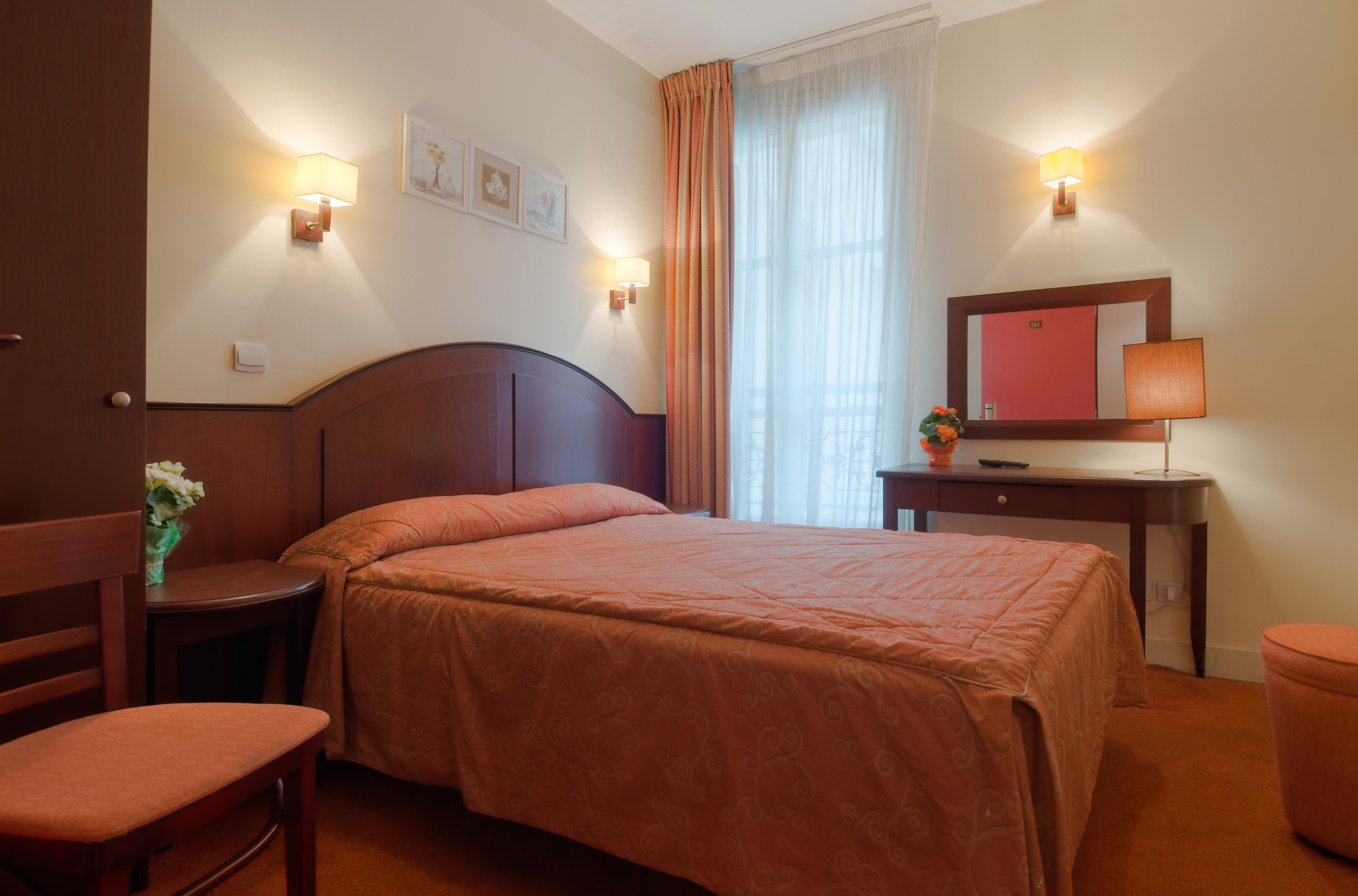 Hotel Le Faubourg Opera Parigi