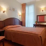 Hotel Le Faubourg Opera Paris