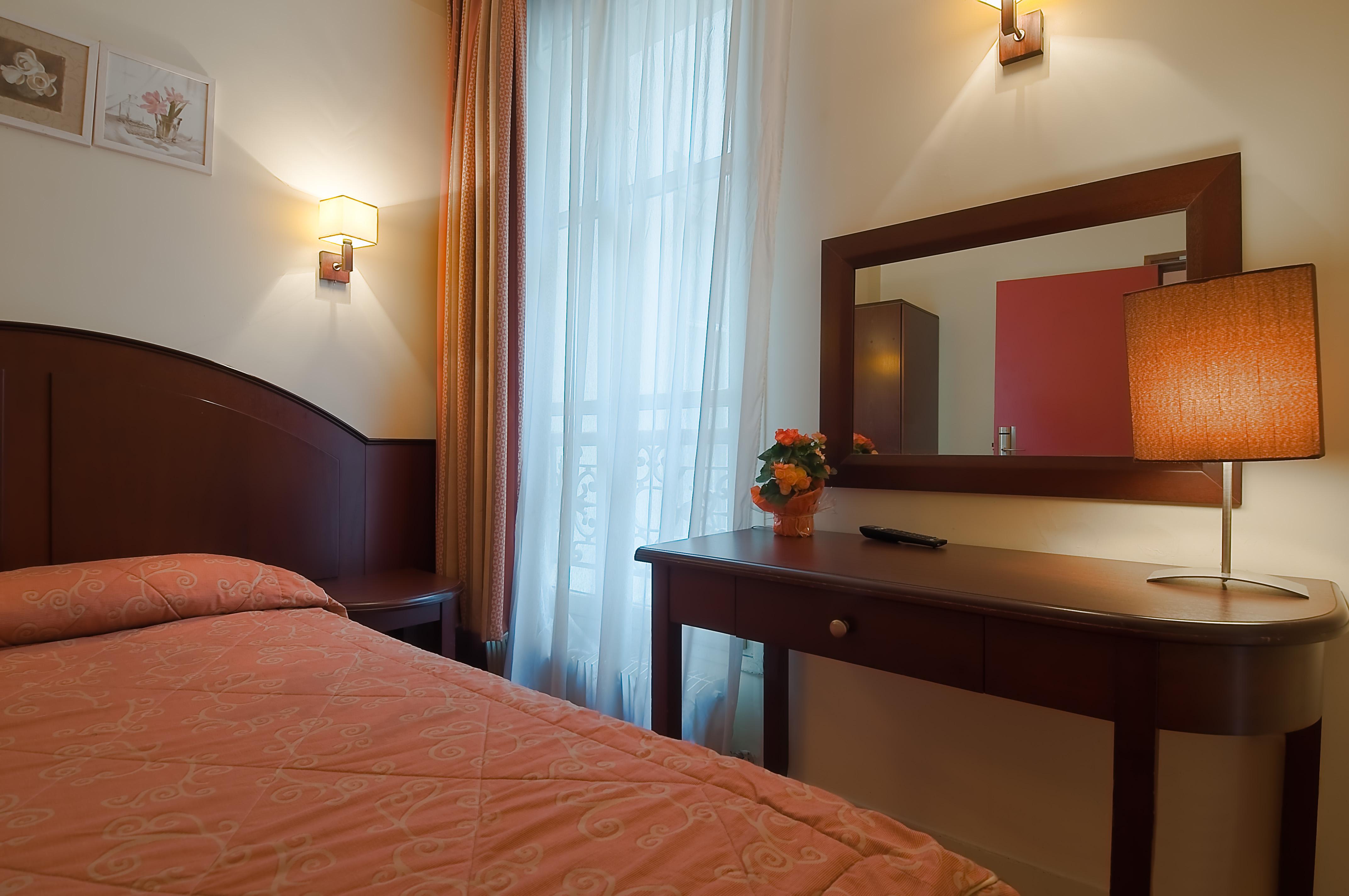 Le Faubourg Opera 2*