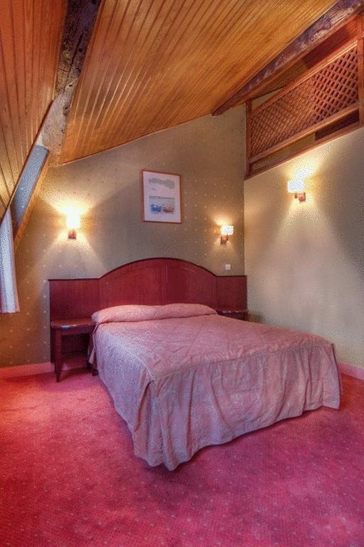 Le Faubourg Opera 2*