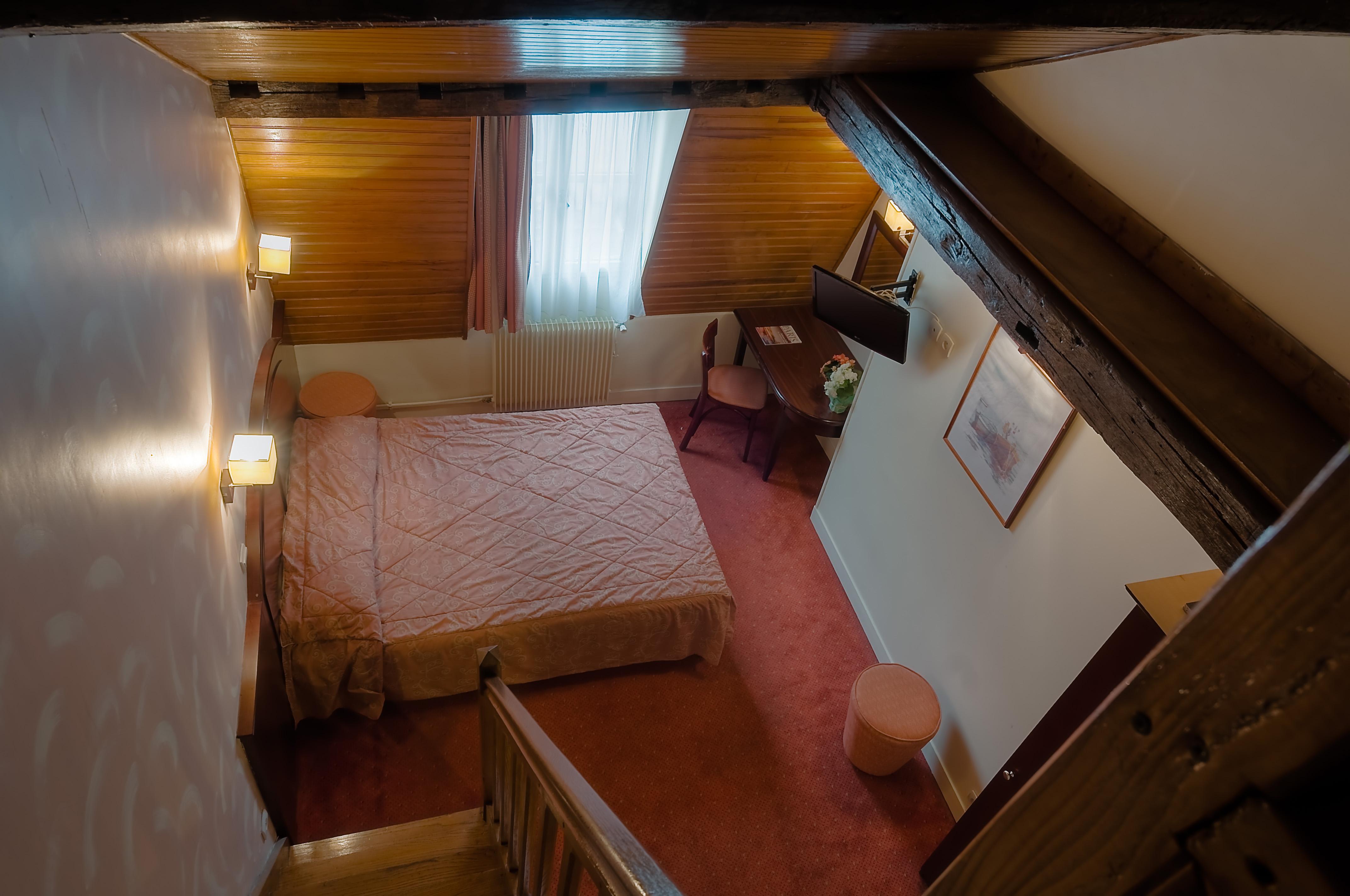 Le Faubourg Opera Hotel